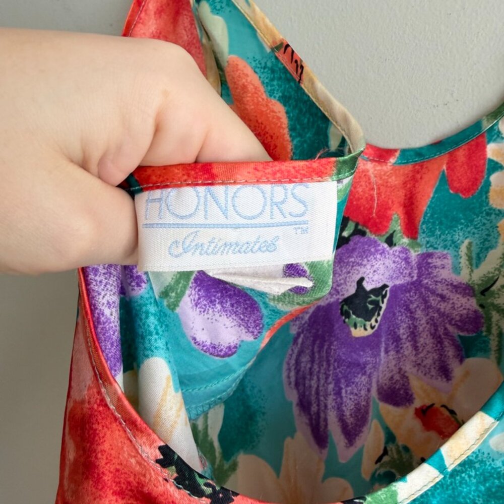 3/$30 ๐ Vintage Floral Nightgown - Picture 13 of 14